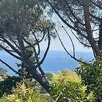 K-sea Boutique De Luxe A *