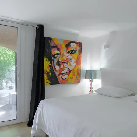 K-sea Boutique De Luxe A *